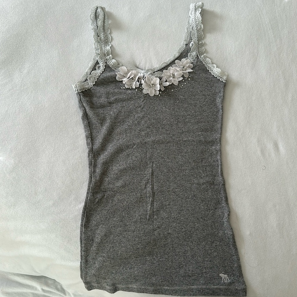 Abercrombie and Fitch, Size:M, floral accented, gray tank top